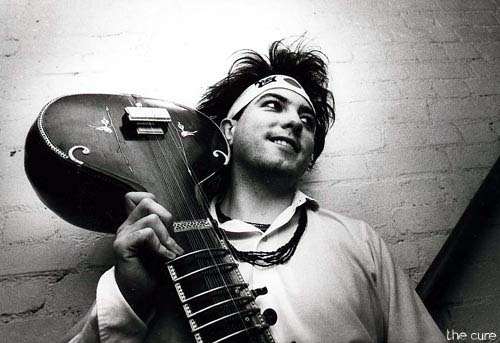 ROBERT SMITH - 83-london-rs-sitar-headband.jpg