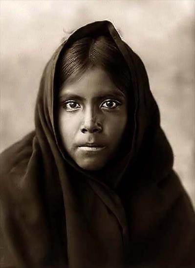 kobiety - Quhatika-Indian-Girl.jpg