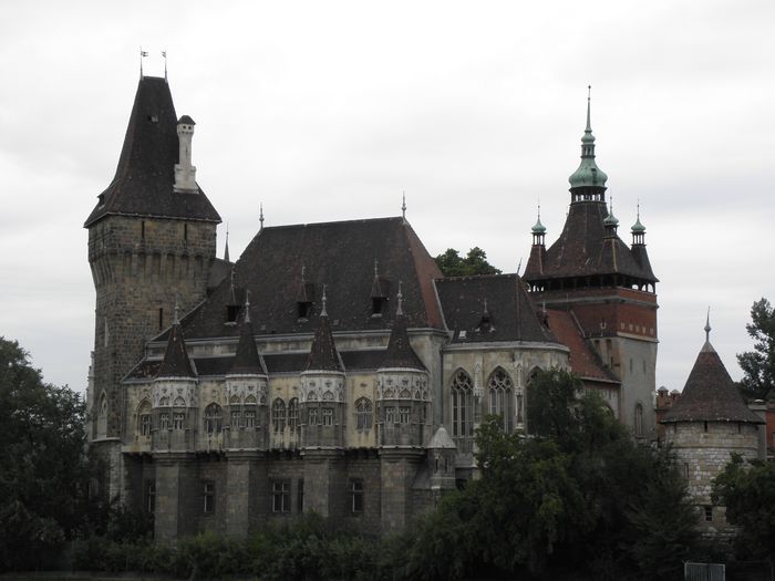 Węgry - Zamek Vajdahunyad w Budapeszcie.jpg