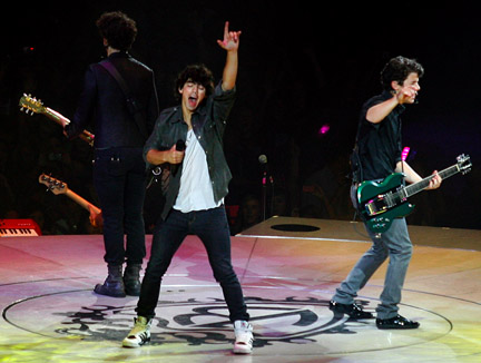 Jonas Brothers - fresno1.jpg