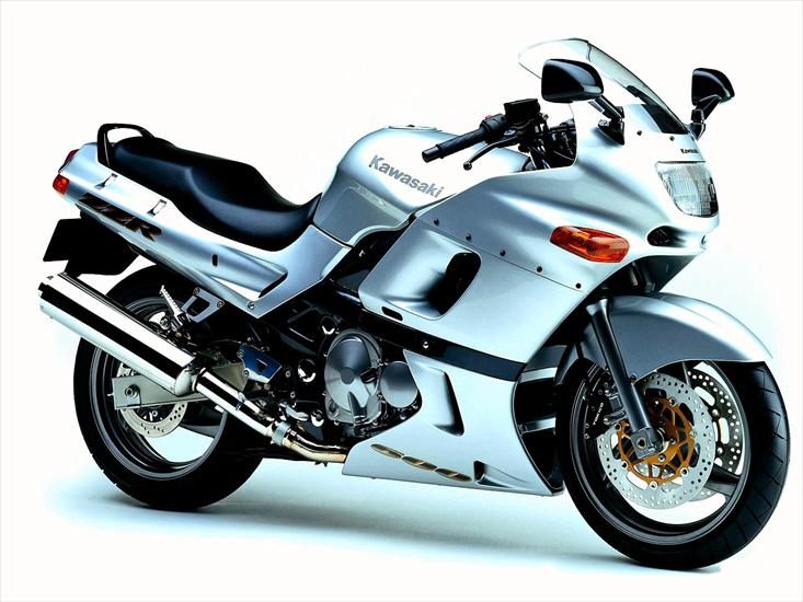 Motory Kawasaki - ZZR 600 2004.jpg