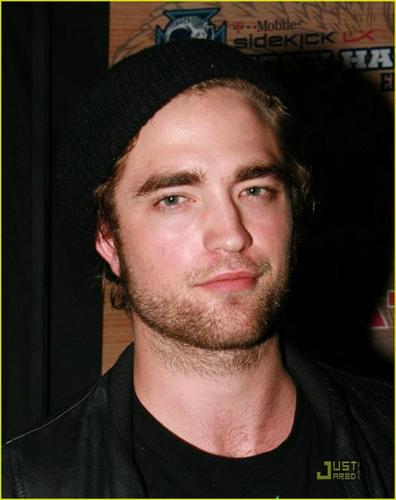 Robert Pattinson - 525435.jpg