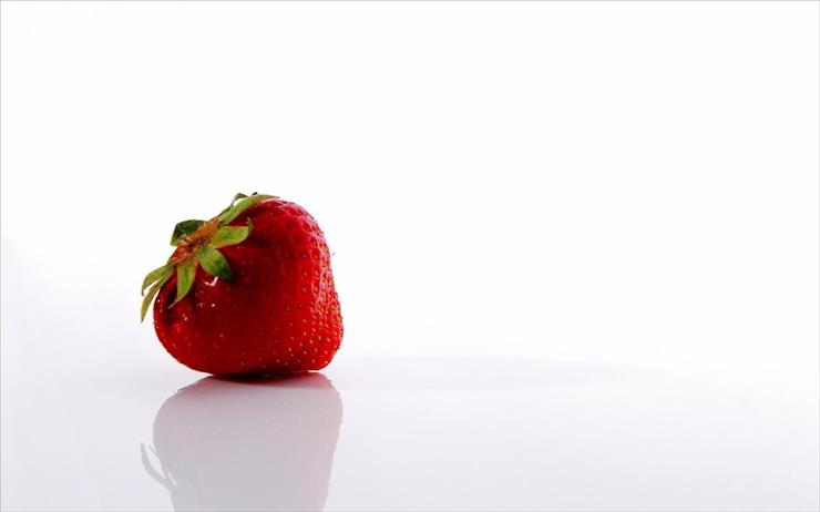 owoce - Strawberry-strawberry-fuit-wallpaper-desktop-colourful-nature-photo-gallery-1680x1050.jpg