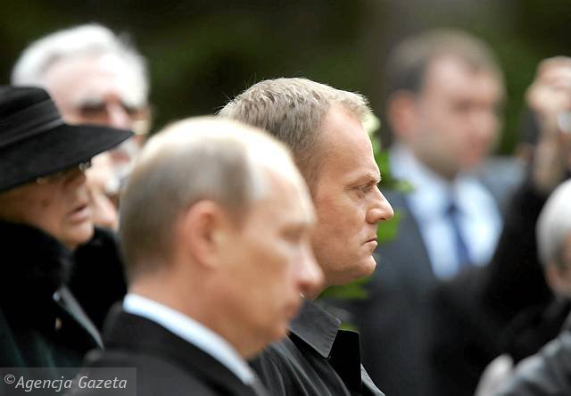 Katyń - Premierzy -W.Putin - D.Tusk - podczas obchodów - Katyń.jpg
