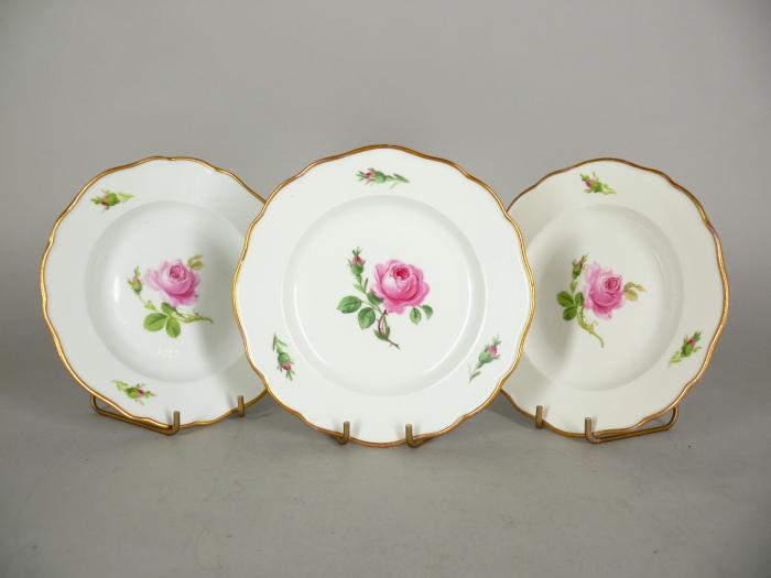 porcelana - Trzy talerze Miśnia, lata 1818-1860.jpg