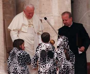 Papież z dziećmi - d5.jpg