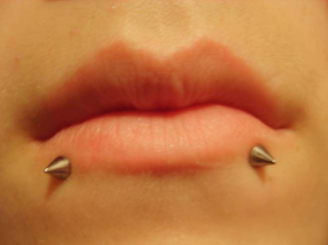 PIERCING - lip-piercing-gallery1.jpg