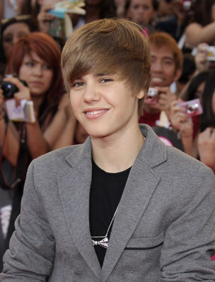 MM.V.A - Justin Bieber MuchMusic Video Awards Red Carpet 6.jpg