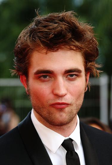 an inglourious premiere 209 cannes gilm festival - RobertPattinsonInglouriousBasterdsPremierefkJlzCpcQ2il.jpg