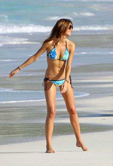 Miranda Kerr - 0119_miranda-kerr-st-barts-bikini-008.jpg