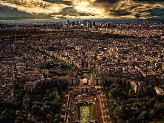 Paryz - Paris seen from the Eiffel Tower.jpg