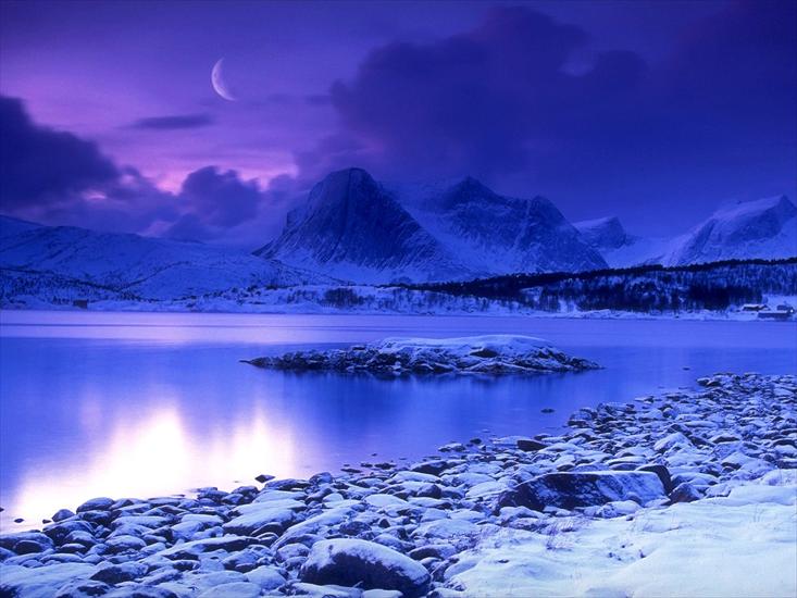 krajobrazy - Cold-Mountain-Lake-at-Dusk-Skarstad-Norway.jpg