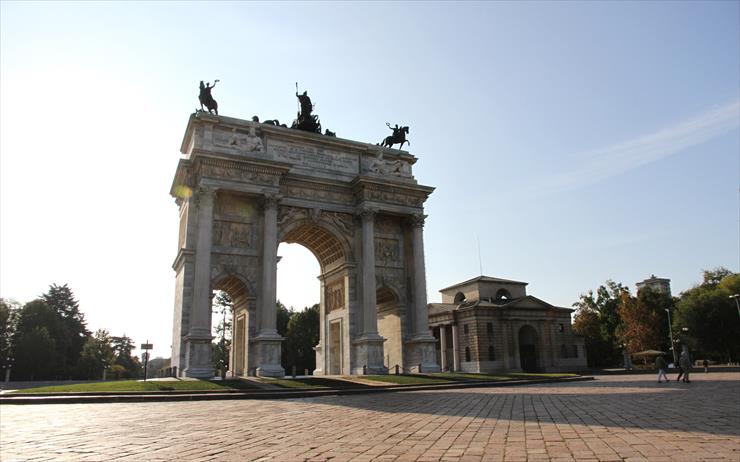 Italy - Monument From Milano - 1920x1200 - 6407.jpg