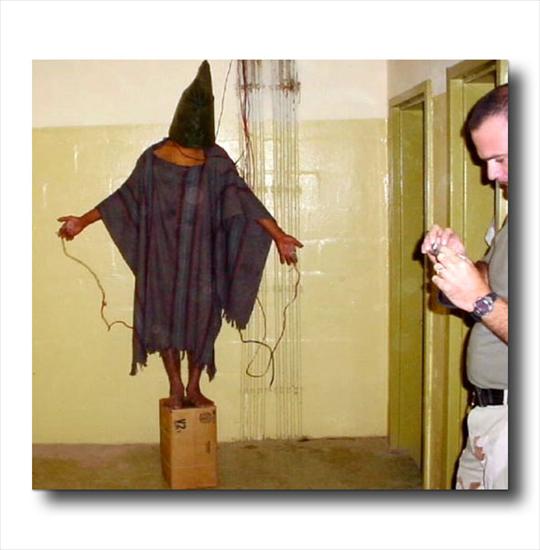 ZDJĘCIA_KTÓRE_OBIEGŁY_ŚWIAT - Tortury w Abu Ghraib.jpg
