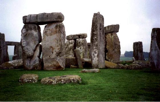 Niezwykłe i niewytłumaczalne historie i zjawiska - 902319-Stonehenge-Stonehenge.jpg