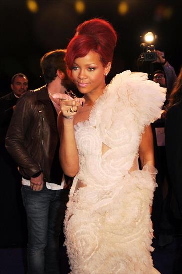 Rihanna - MTV Europe Music Awards 2010 Madrid 11-7-10 - guasman_pic0002.jpg