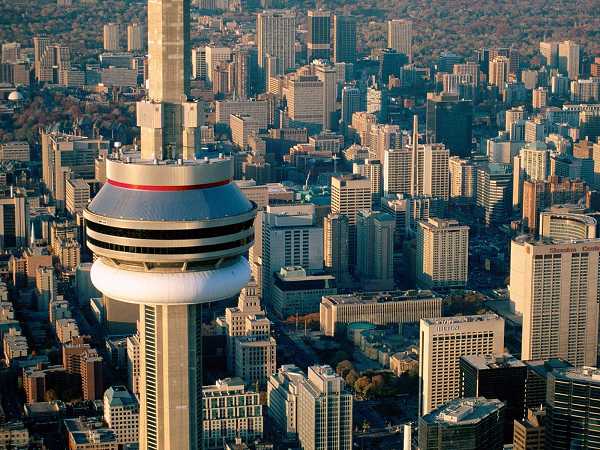 Kanada - Aerial View of the CN Tower, Toronto, Canada.jpg